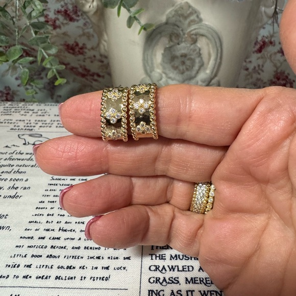 Jewelry - Stainless Steel Gold Crystal Floral Huggie Hoop Earrings - Women Jewelry